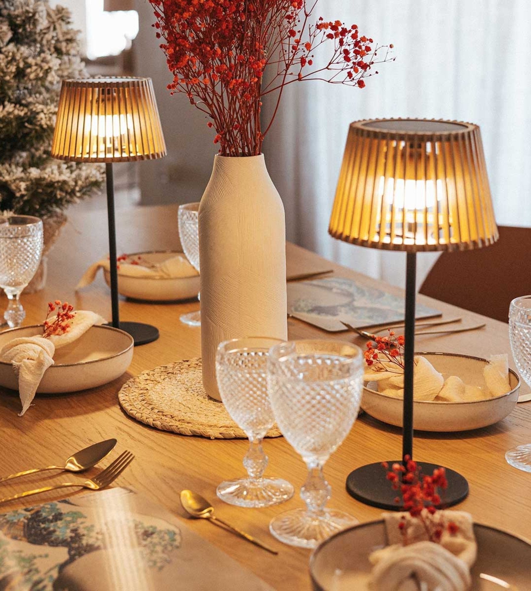 Lampe de table USB et solaire OKINAWA - Style bois asiatique - Blanc chaud