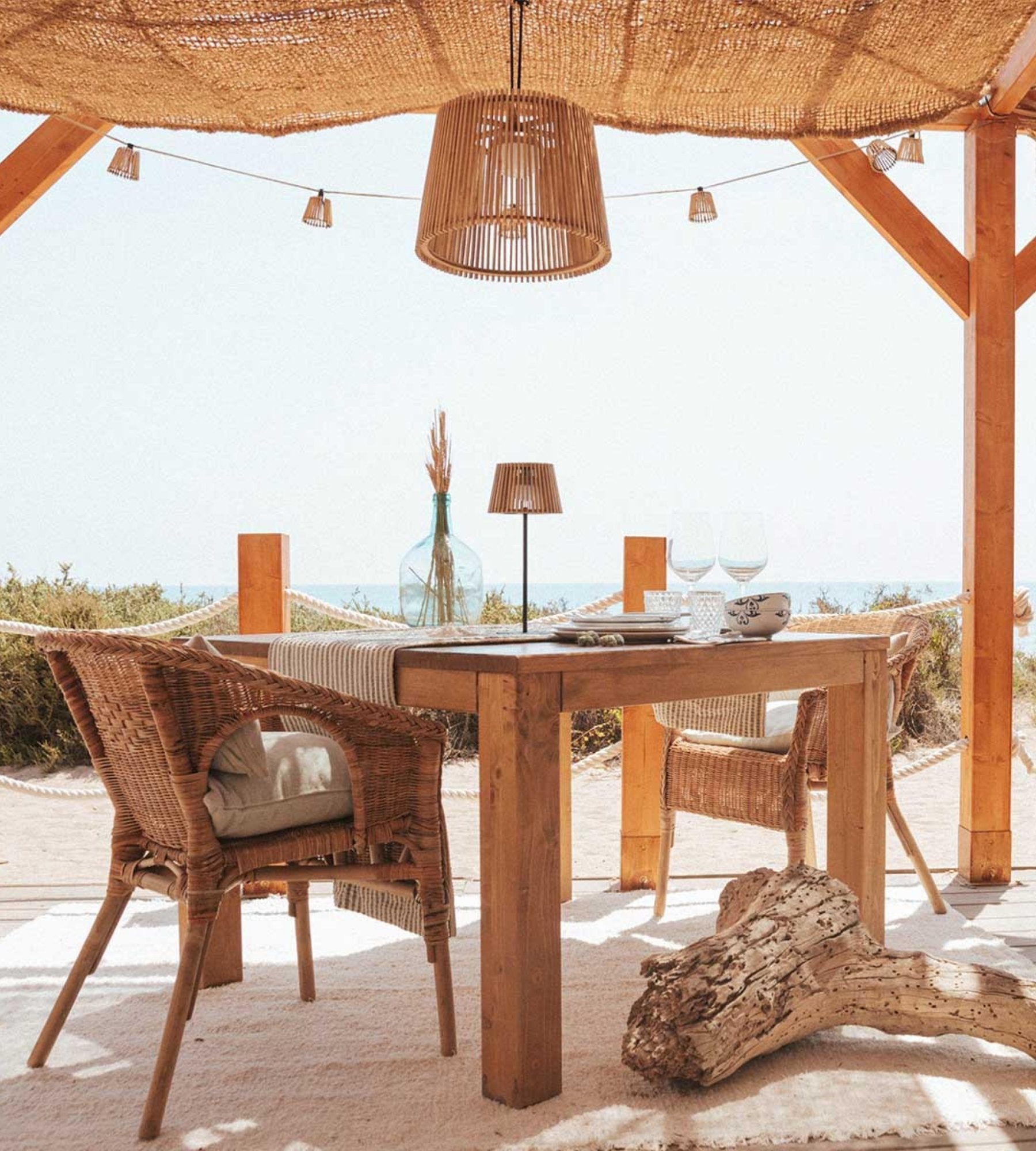 Lampe de table USB et solaire OKINAWA - Style bois asiatique - Blanc chaud